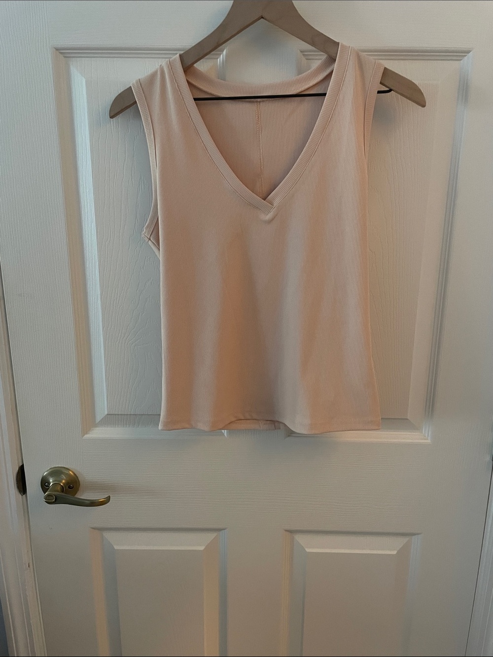 Sleeveless V-Neck Women's Tank Top Light Blush, M